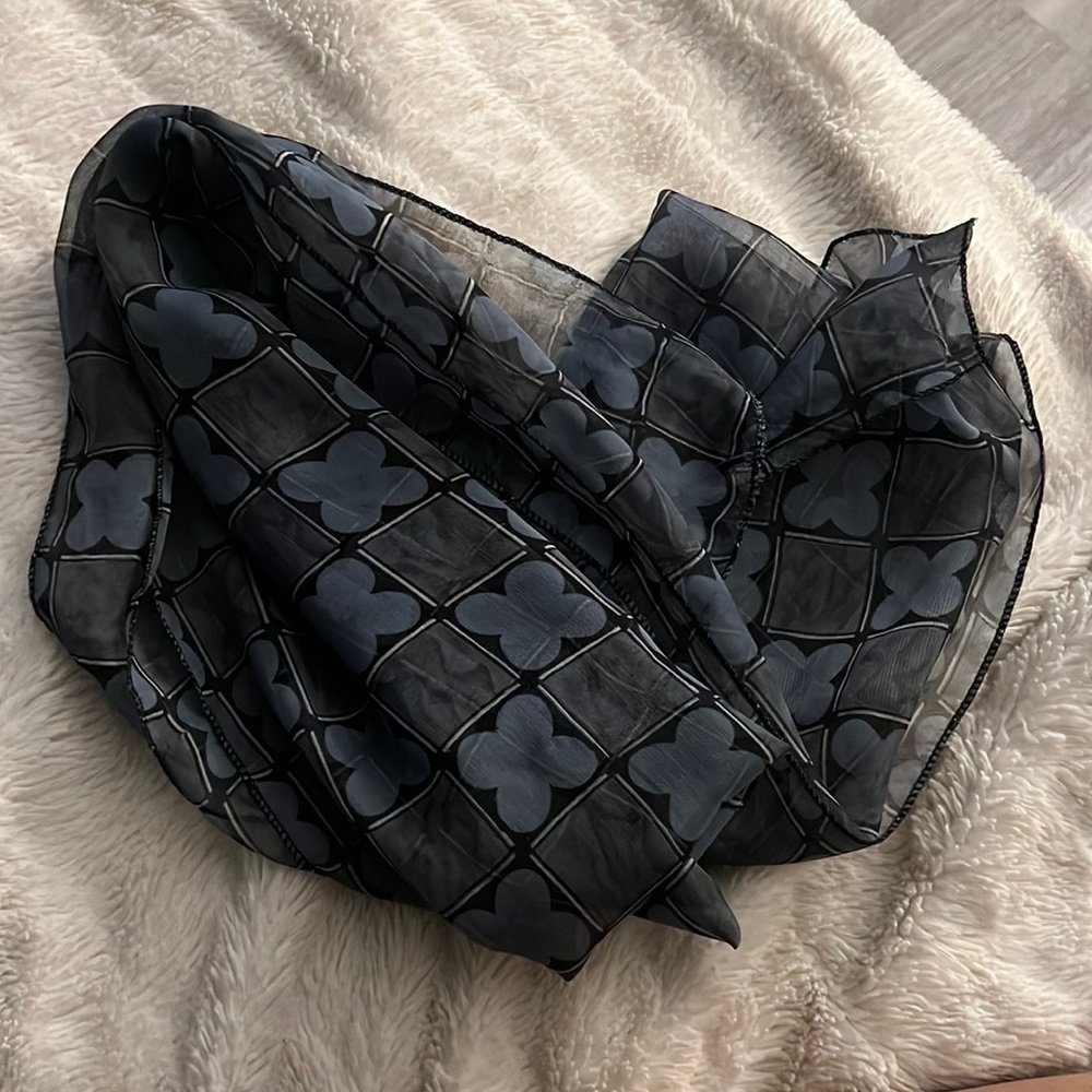 VINTAGE NECK SCARVE